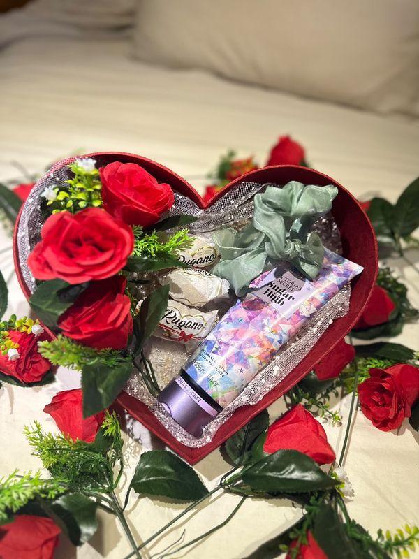 Gift Box For Women : Set 1 - BlushyLady